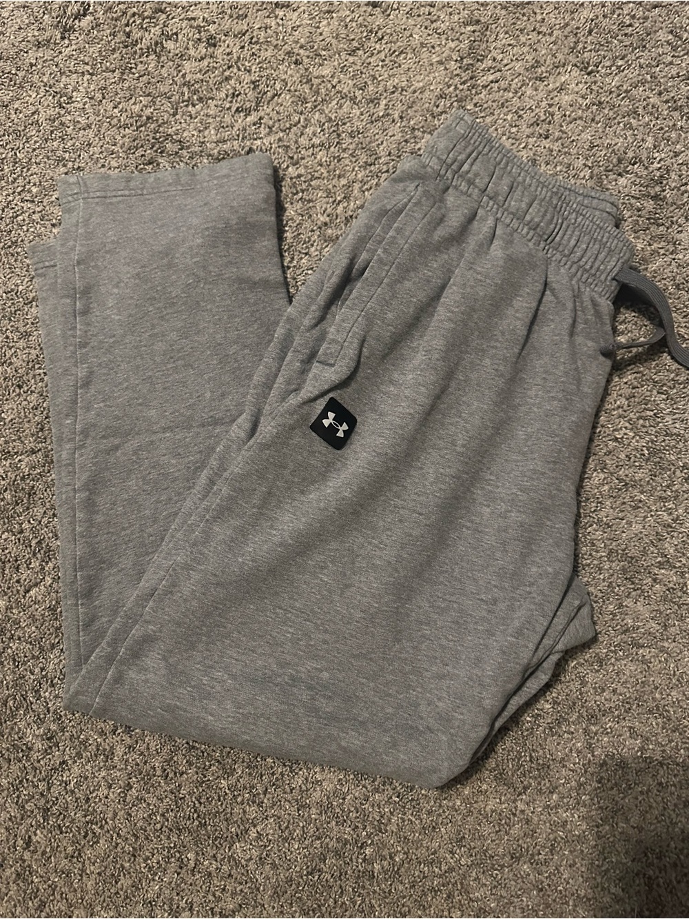 Women’s Under Armour Gray Straight Leg SweatPants Medium